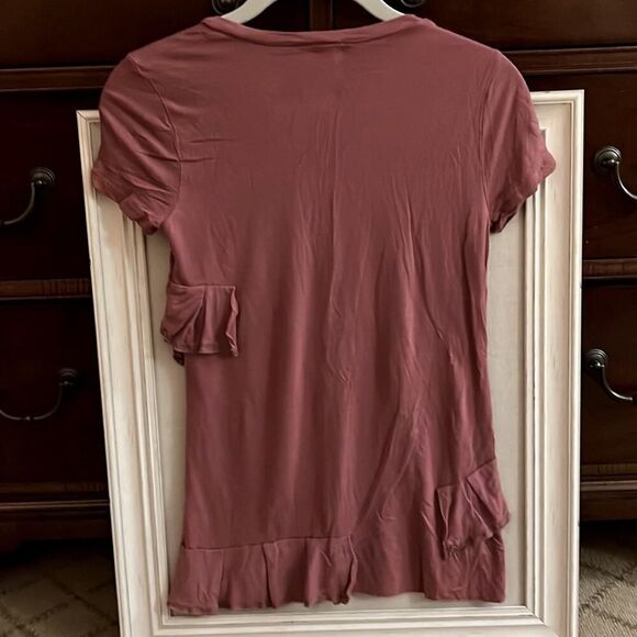 J. Crew berry colored fitted t-shirt w ruffled detail. NWOT XXS / XS - Picture 3 of 6